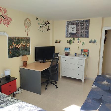Apartamento En Playa Semi-Privada Бенальмадена Экстерьер фото